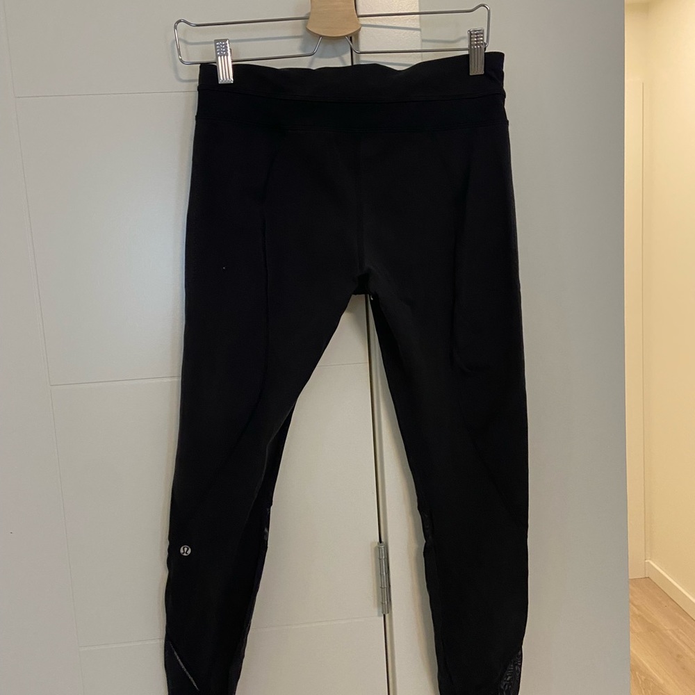 Lululemon black ankle tights with zippers